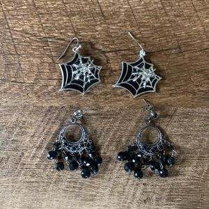 Set of 2 earrings